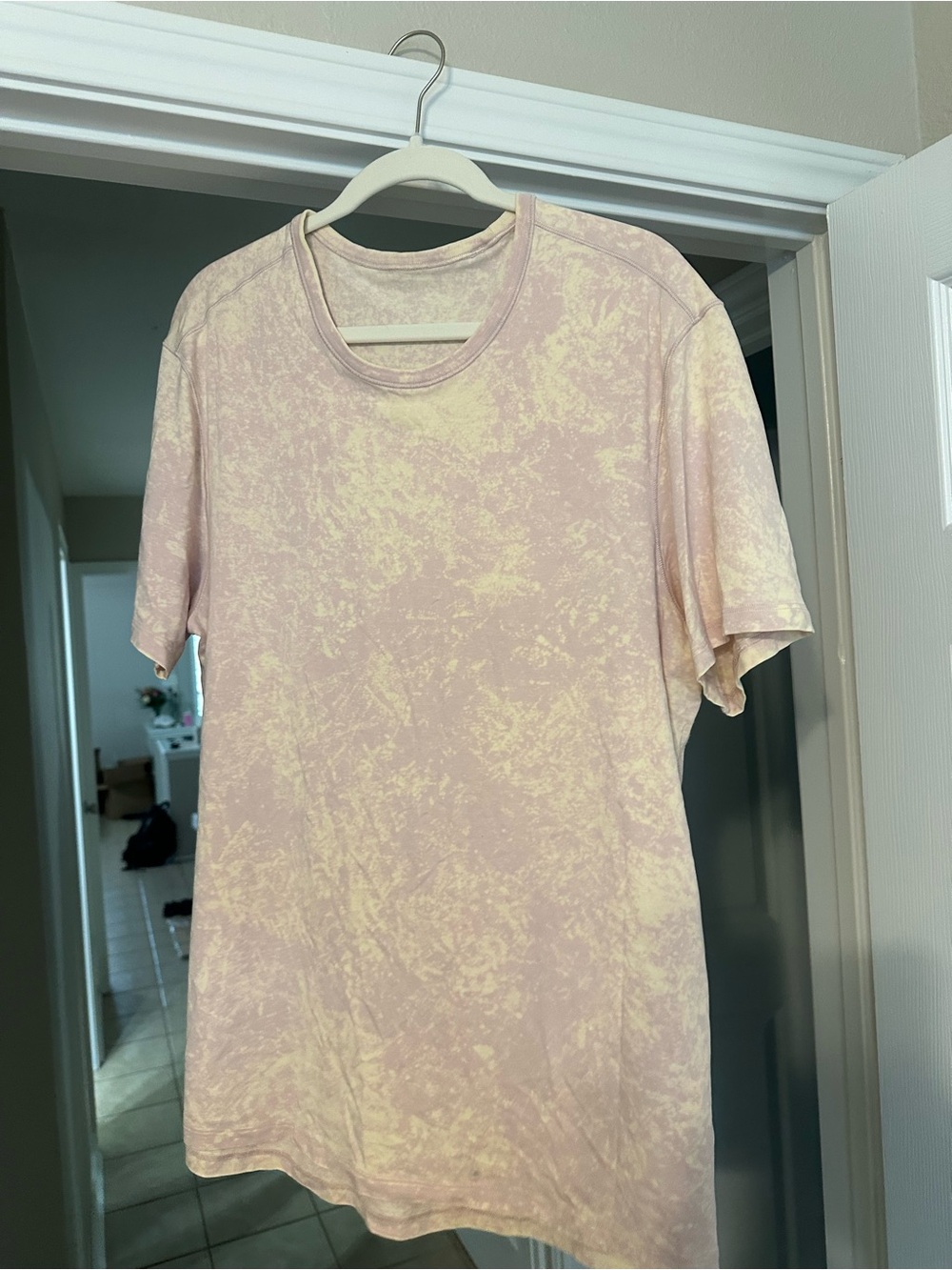 lululemon athletica Men's Short Sleeve Crewneck Tee - Pale Pink Tie-Dye